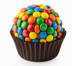 Brigadeiro M&M's coberto com confeitos coloridos crocantes